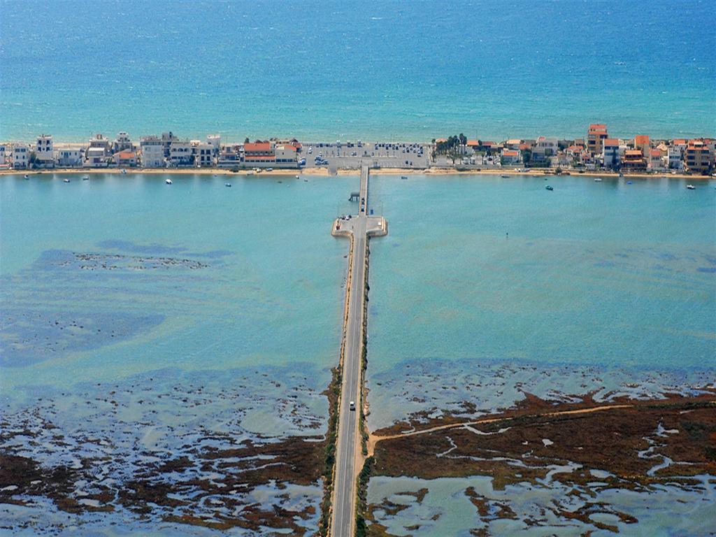 Golden Beach Guest House & Rooftop Bar ファロ エクステリア 写真