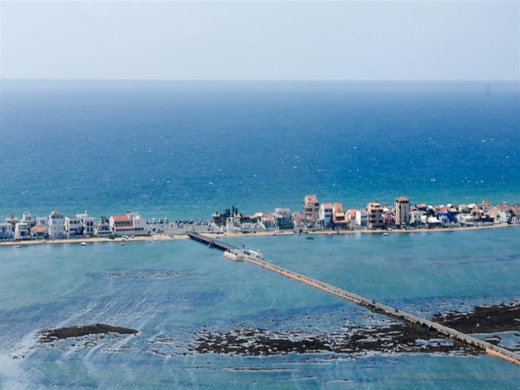 Golden Beach Guest House & Rooftop Bar ファロ エクステリア 写真