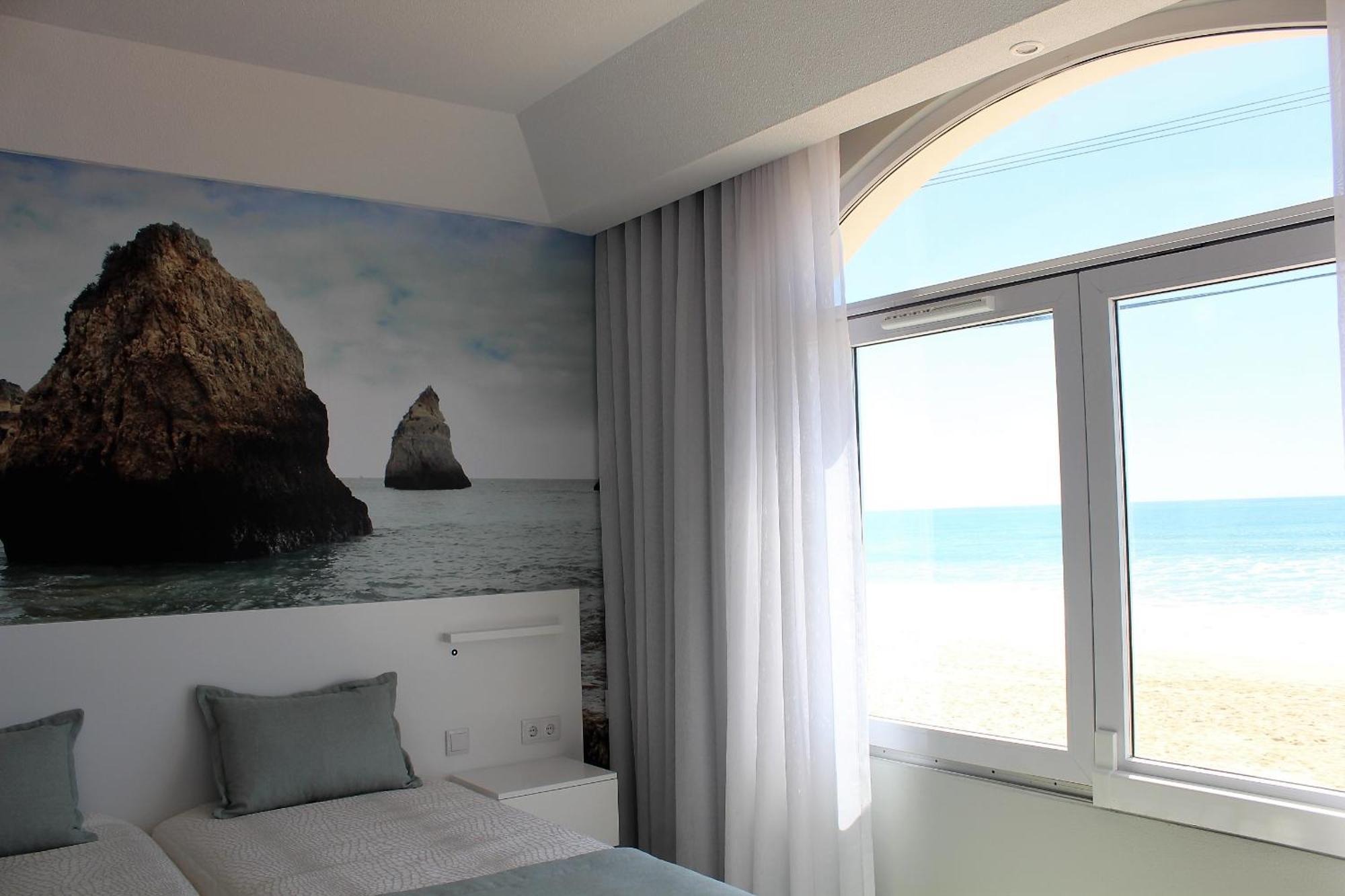 Golden Beach Guest House & Rooftop Bar ファロ エクステリア 写真