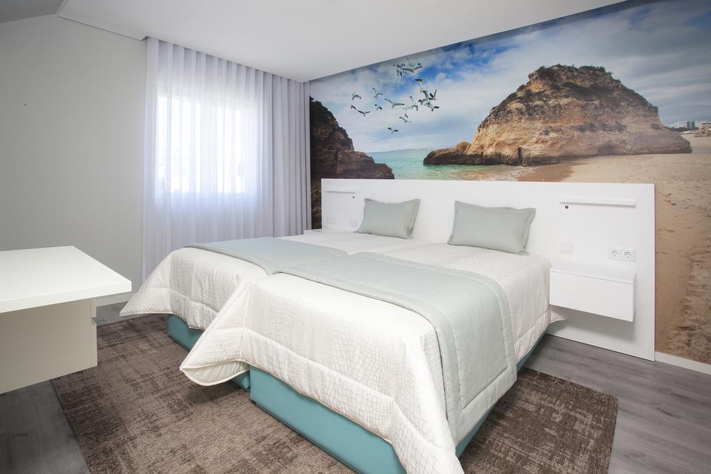 Golden Beach Guest House & Rooftop Bar ファロ エクステリア 写真