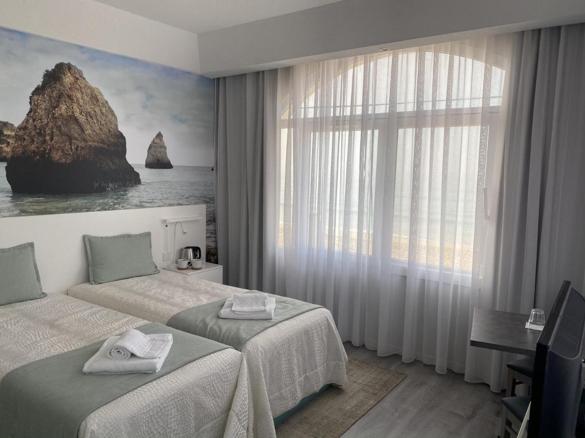 Golden Beach Guest House & Rooftop Bar ファロ エクステリア 写真