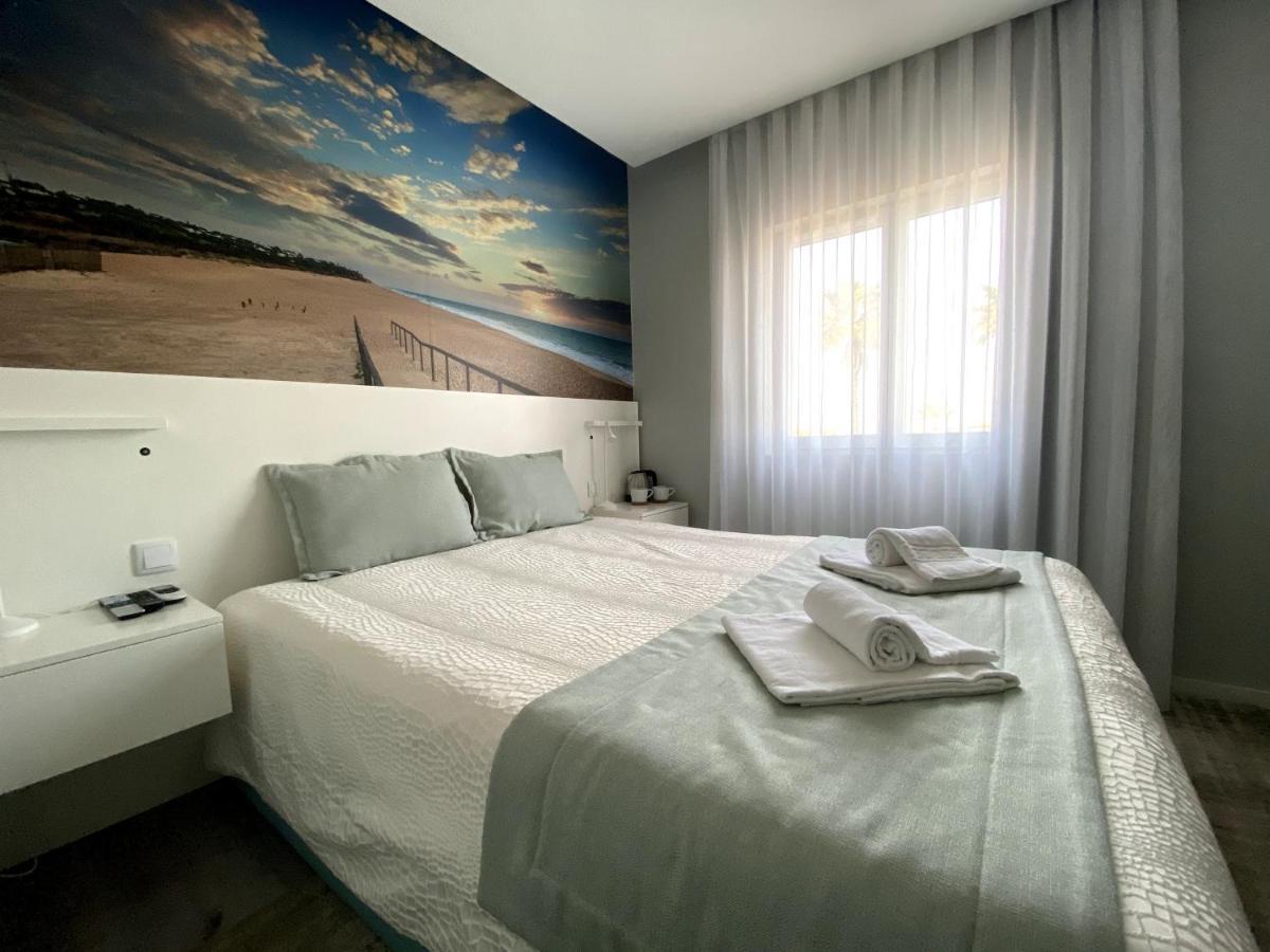 Golden Beach Guest House & Rooftop Bar ファロ エクステリア 写真