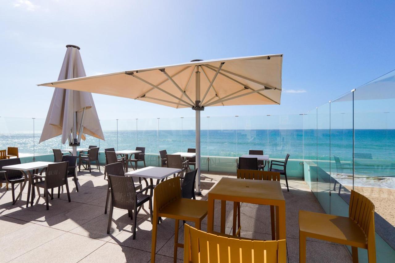 Golden Beach Guest House & Rooftop Bar ファロ エクステリア 写真