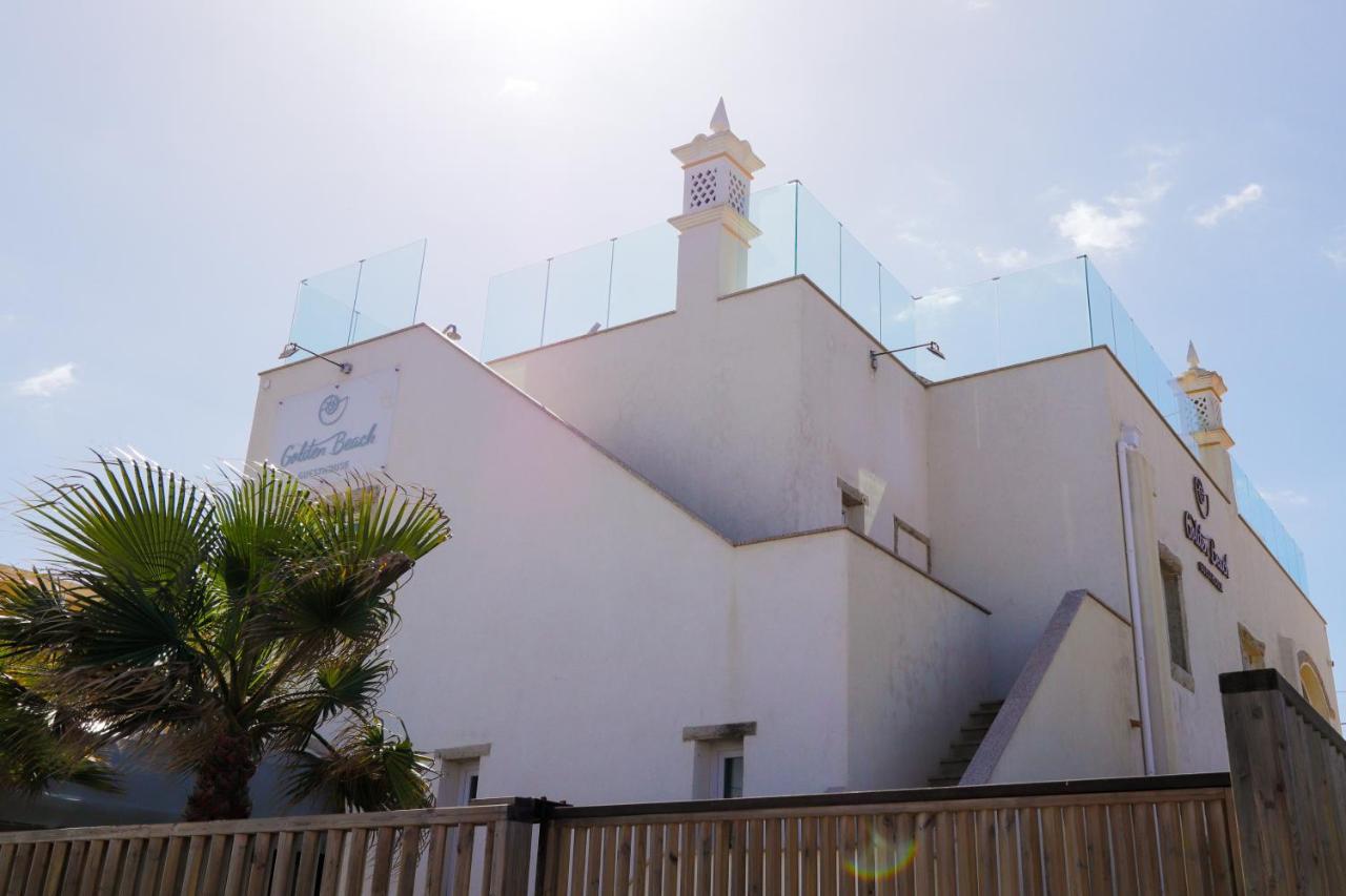 Golden Beach Guest House & Rooftop Bar ファロ エクステリア 写真