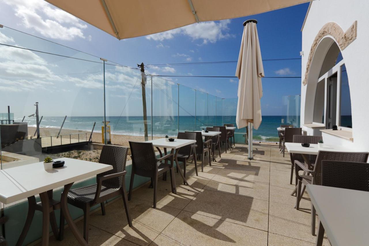 Golden Beach Guest House & Rooftop Bar ファロ エクステリア 写真