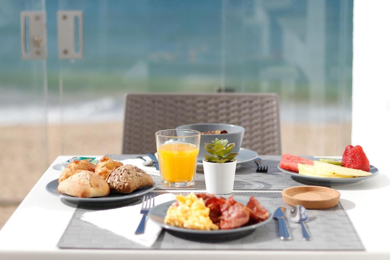 Golden Beach Guest House & Rooftop Bar ファロ エクステリア 写真